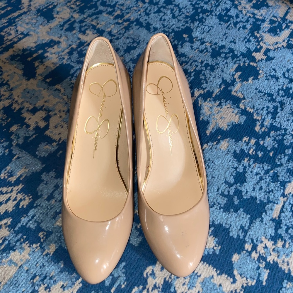 Jessica Simpson nude heel